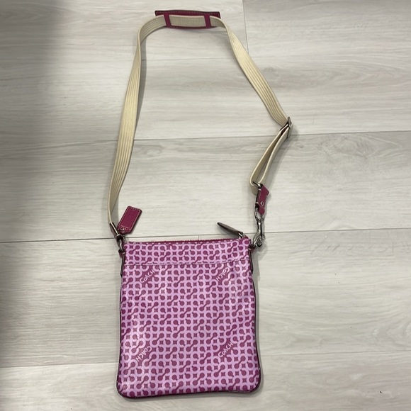 Coach Pink/Purple Gramercy Op Art Swing-Pack Bag - Picture 5 of 12